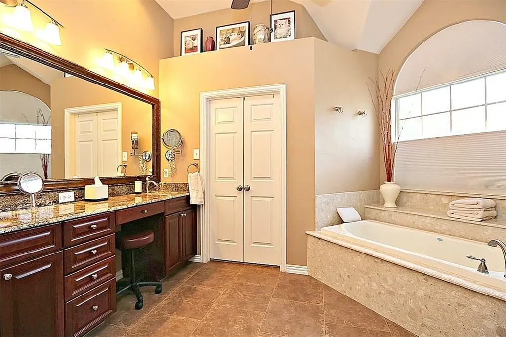 14588 Poe Court Addison TX 75001