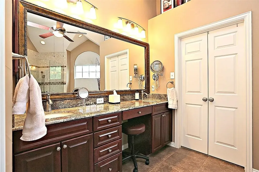 14588 Poe Court Addison TX 75001