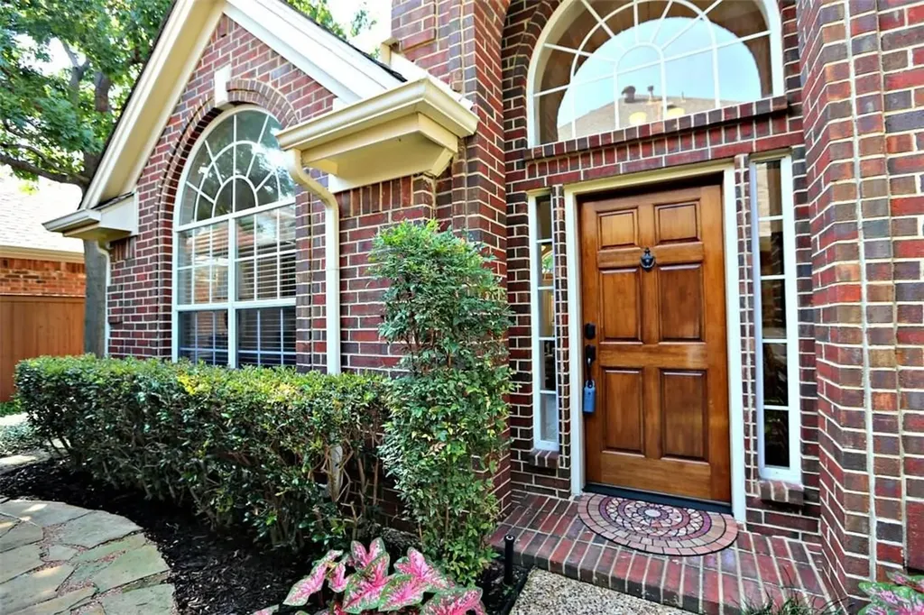 14588 Poe Court Addison TX 75001