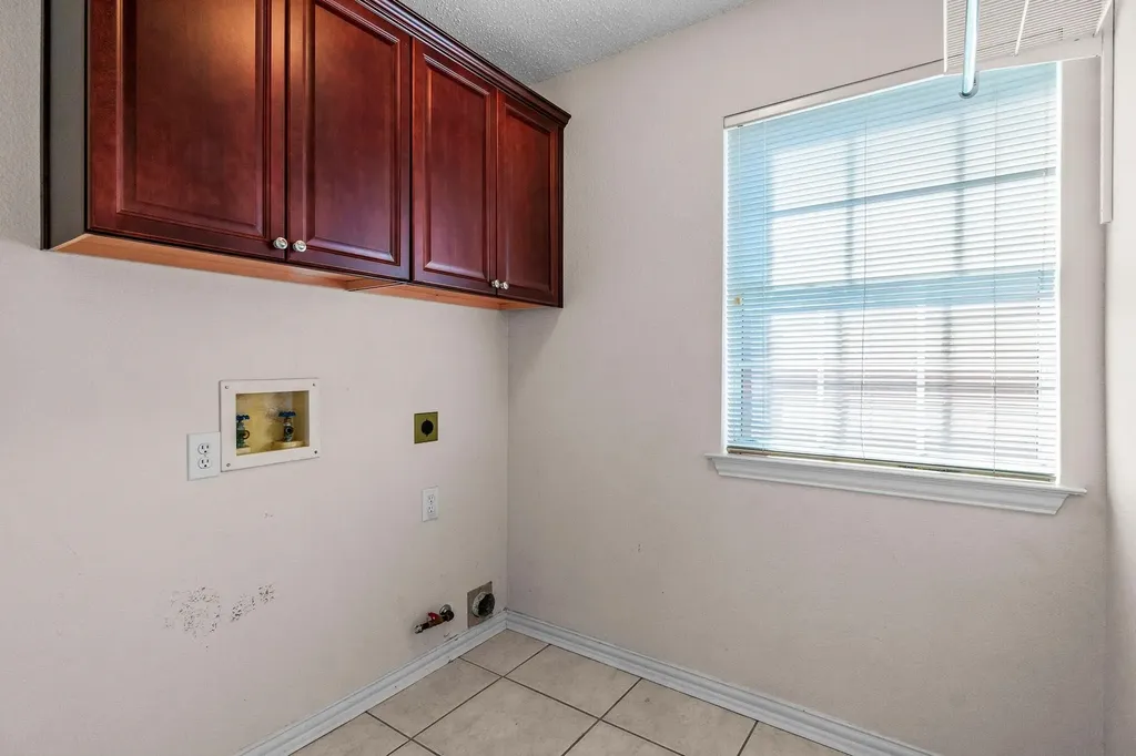 14588 Poe Court Addison TX 75001