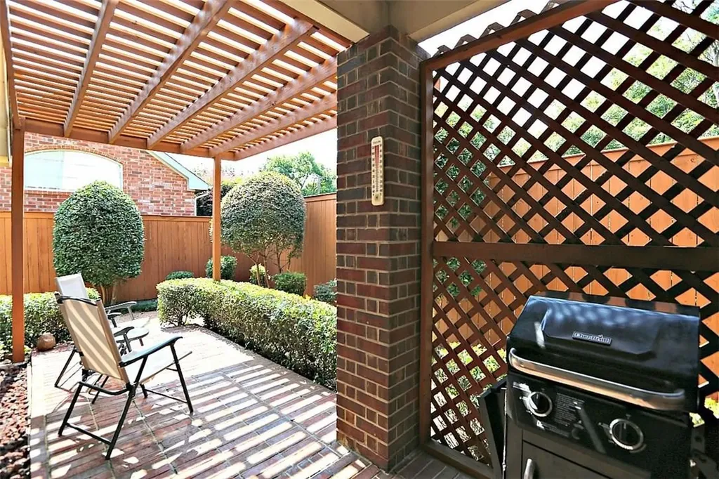14588 Poe Court Addison TX 75001