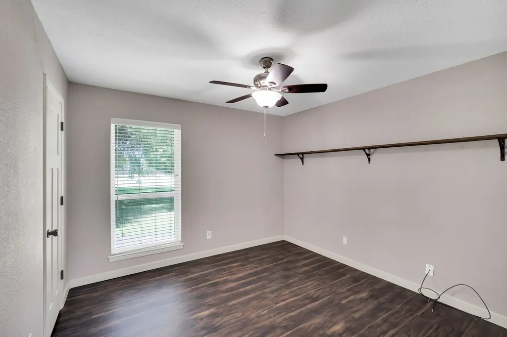 112 Burkett Lane Pecan Hill TX 75154