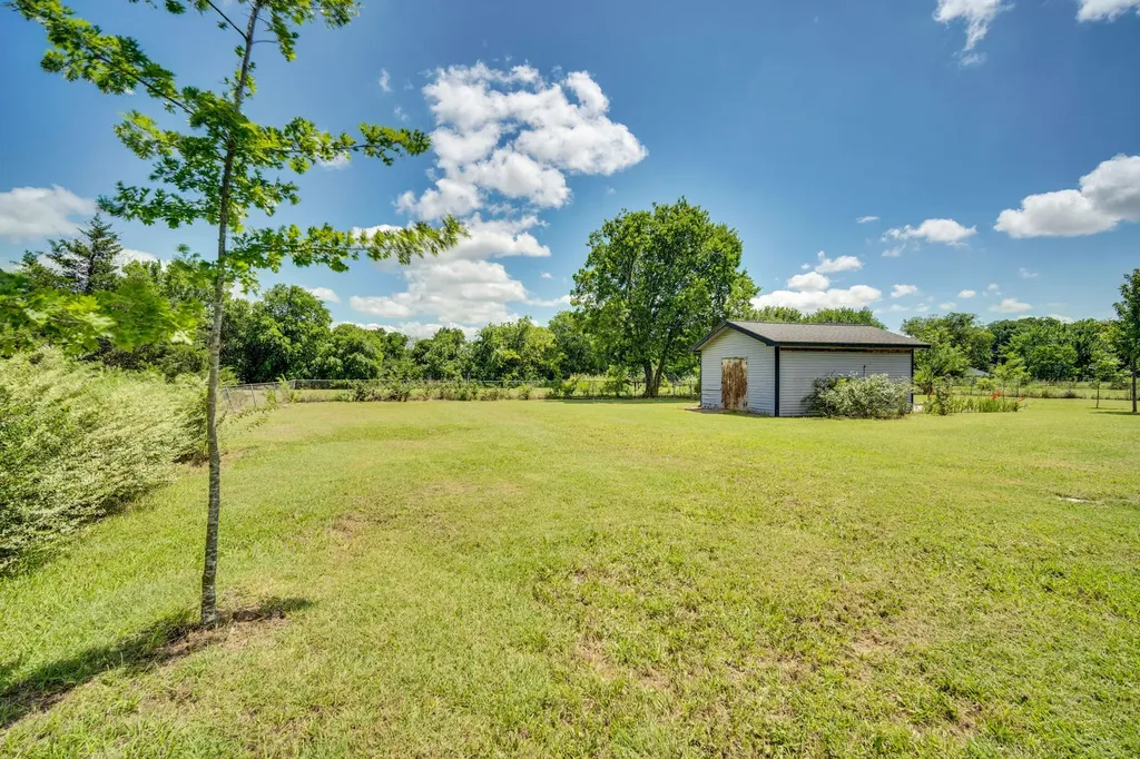 112 Burkett Lane Pecan Hill TX 75154