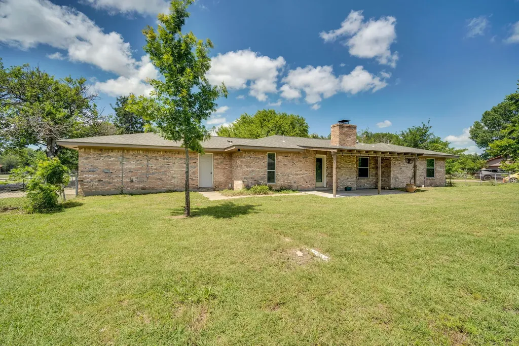 112 Burkett Lane Pecan Hill TX 75154
