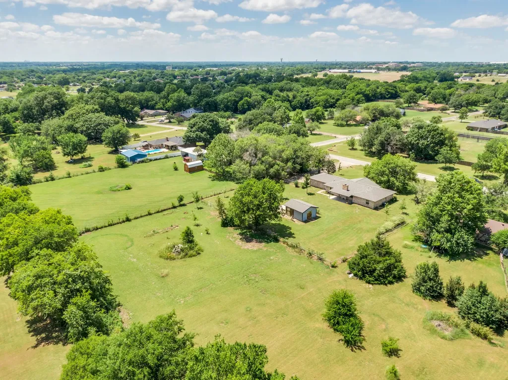 112 Burkett Lane Pecan Hill TX 75154