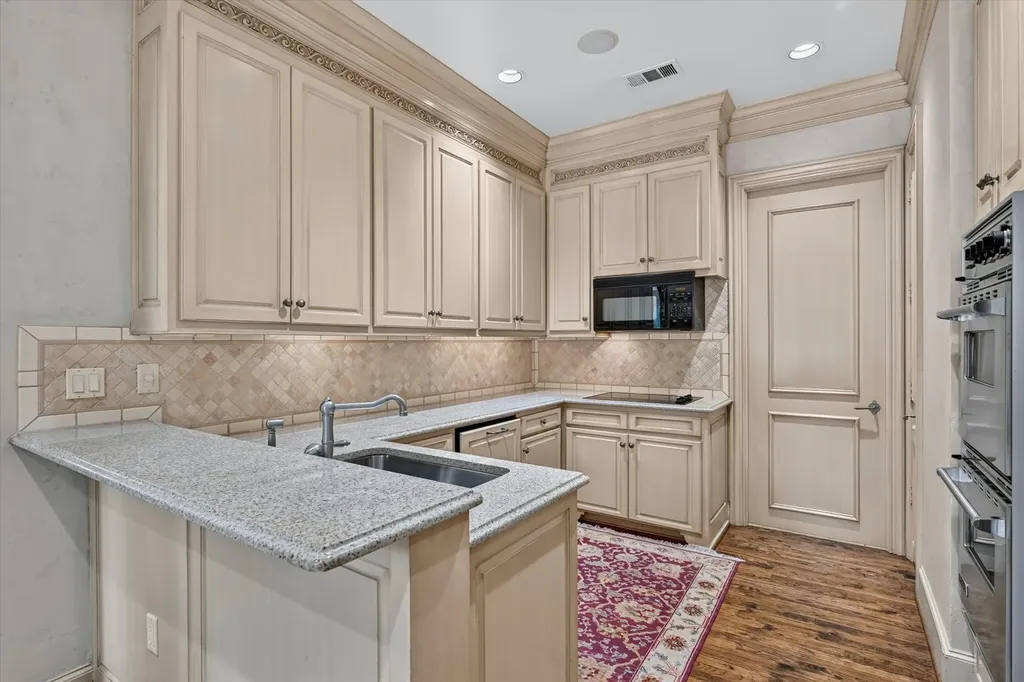 3535 Gillespie Street Dallas TX 75219