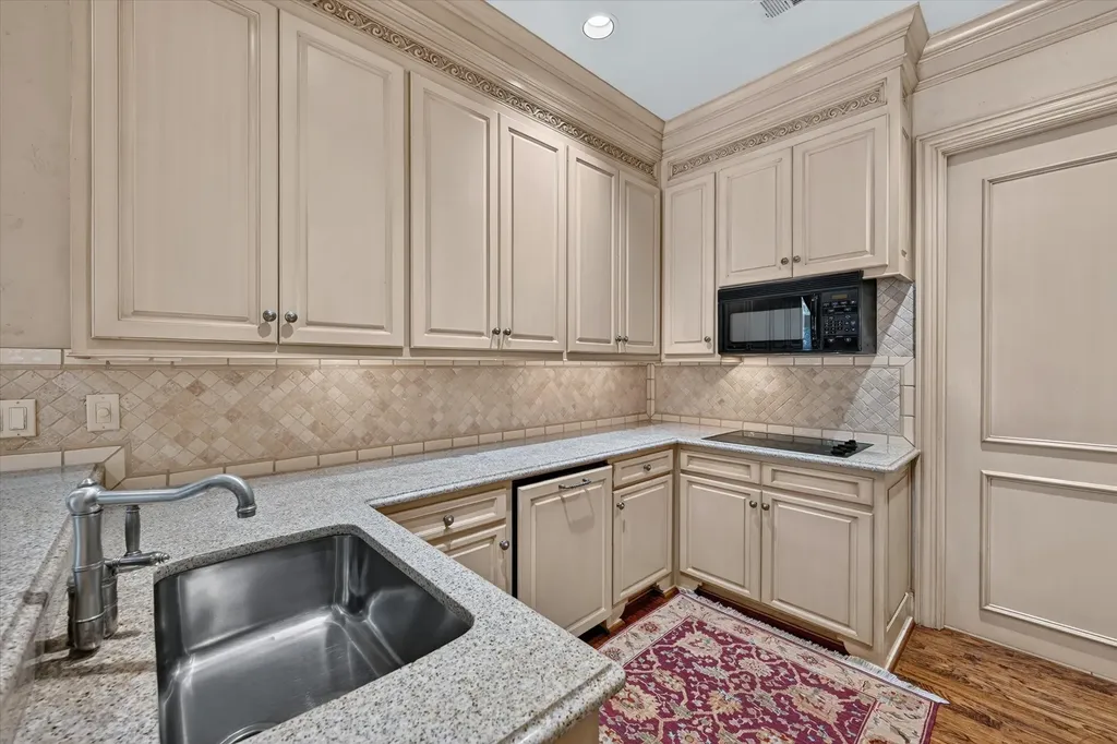 3535 Gillespie Street Dallas TX 75219