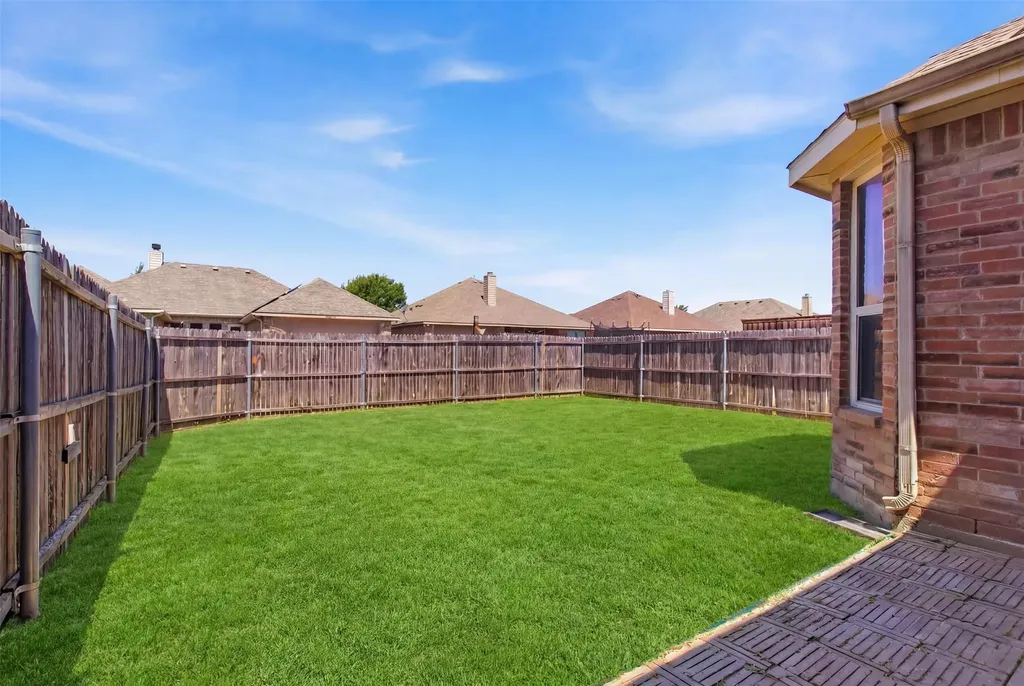 111 Timbershade Drive Red Oak TX 75154