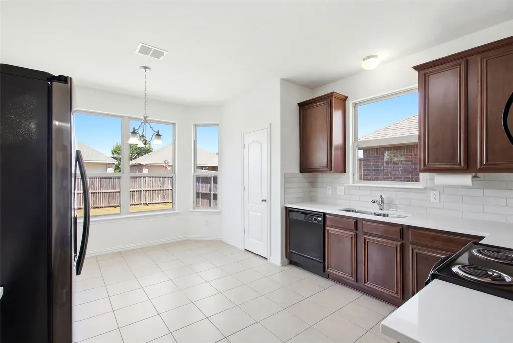 111 Timbershade Drive Red Oak TX 75154