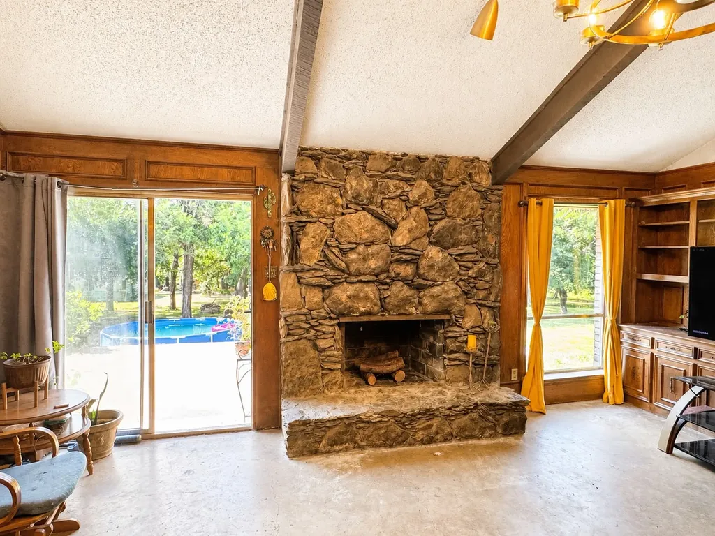 1304 Lariat Circle Oak Leaf TX 75154