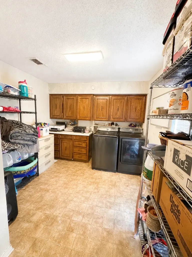 1304 Lariat Circle Oak Leaf TX 75154