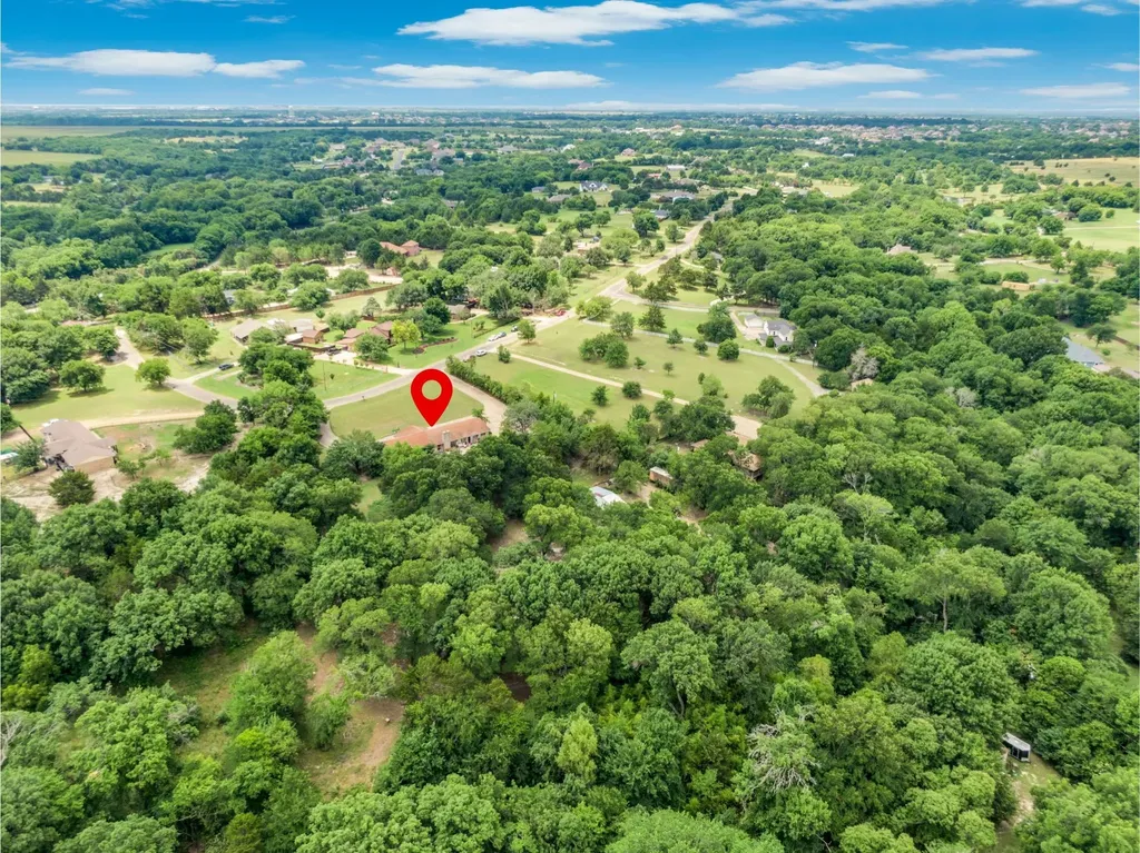 1304 Lariat Circle Oak Leaf TX 75154