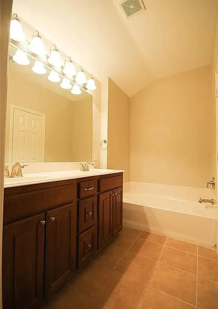 3652 Vienna Street Irving TX 75038