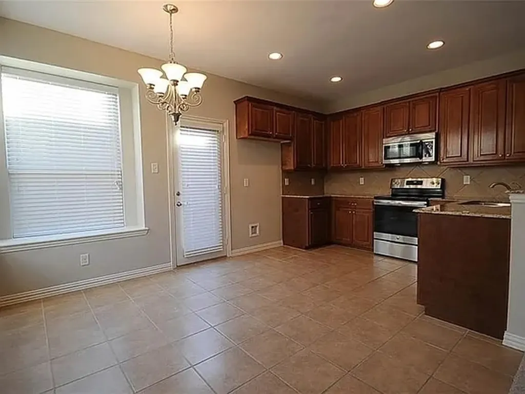 3652 Vienna Street Irving TX 75038