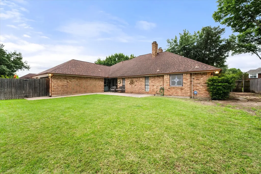 919 Huntington Drive Duncanville TX 75137