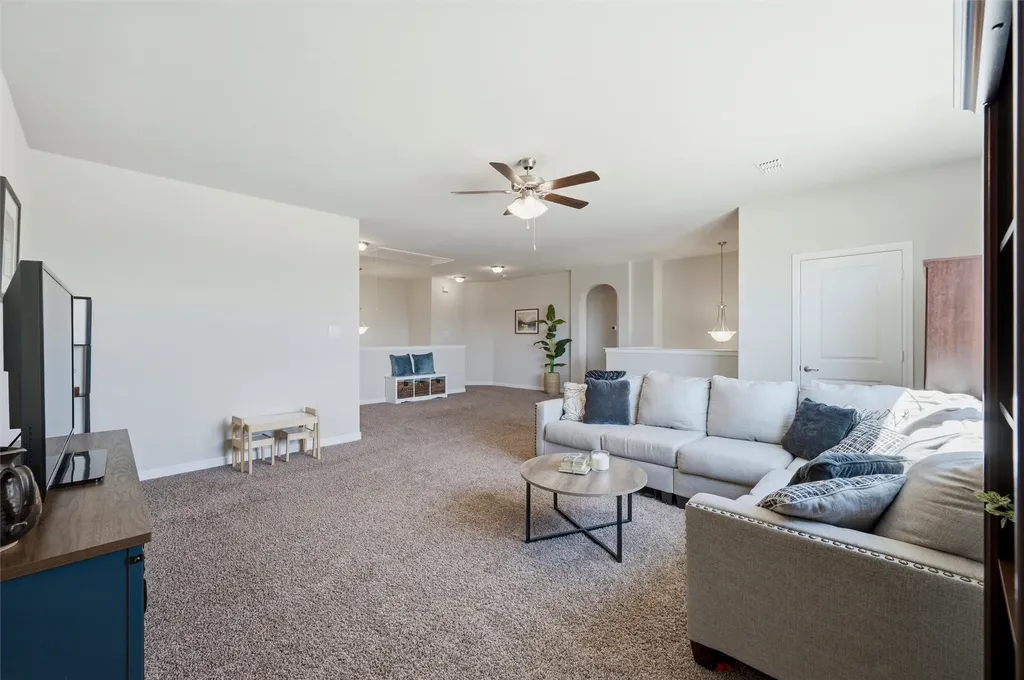 1209 Alnwick Lane Saginaw TX 76131