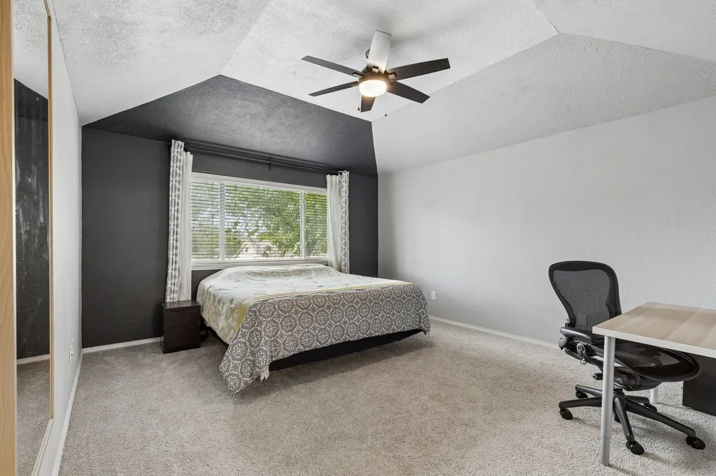 304 Lark Lane Euless TX 76039