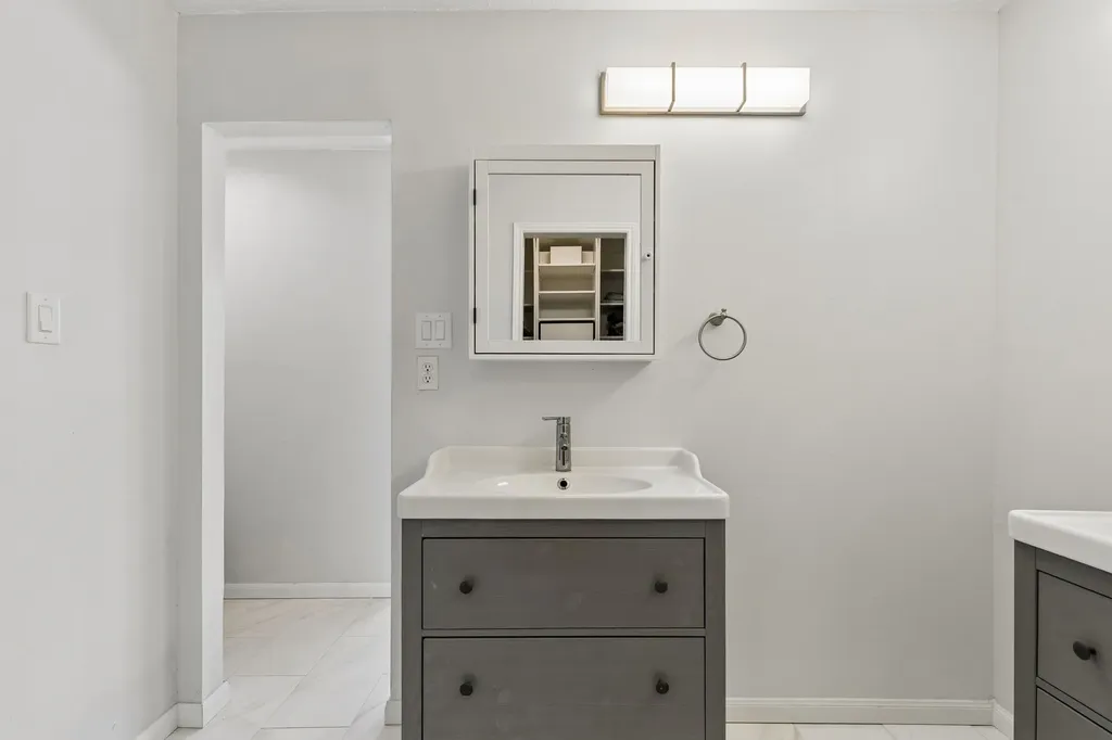 304 Lark Lane Euless TX 76039