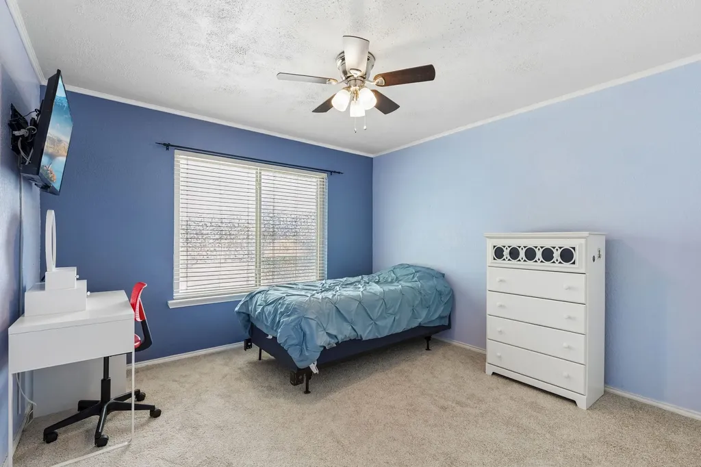 304 Lark Lane Euless TX 76039