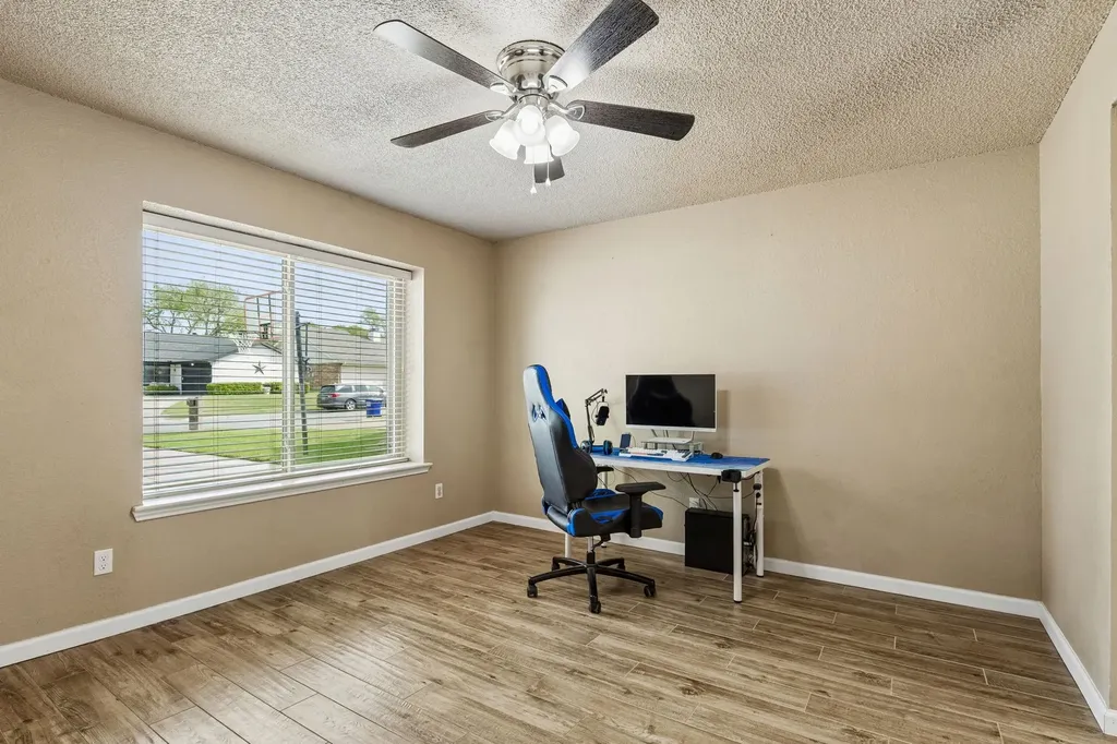304 Lark Lane Euless TX 76039