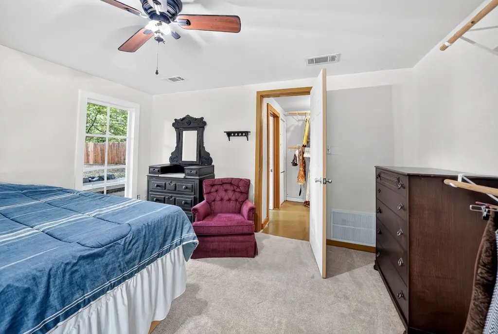 415 S Dallas Avenue Lancaster TX 75146