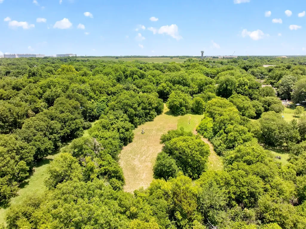 415 S Dallas Avenue Lancaster TX 75146