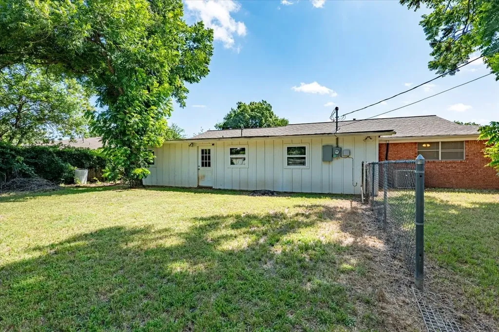 1762 N Mccart Street Stephenville TX 76401