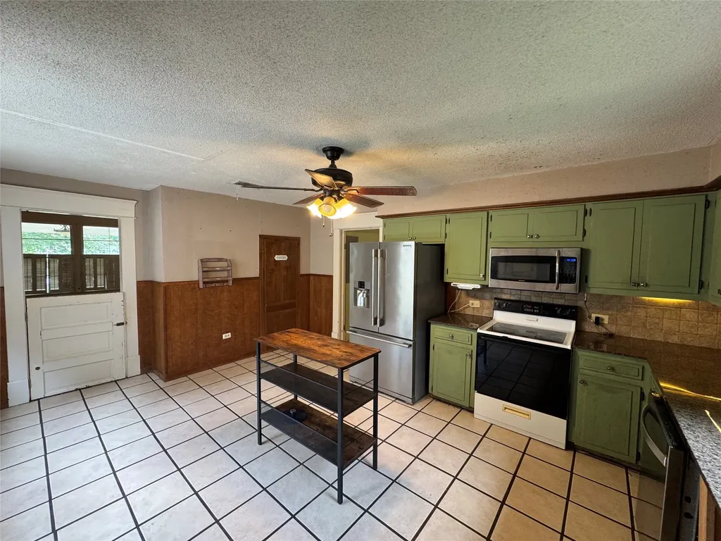 703 N Parmele Street Leonard TX 75452