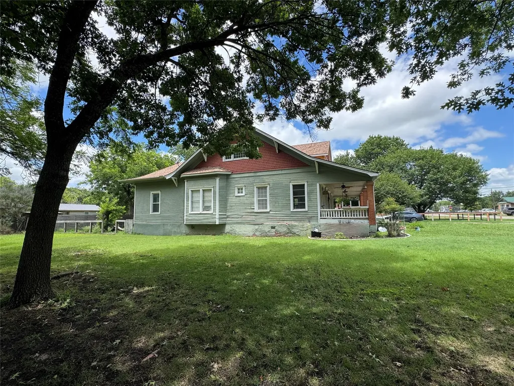 703 N Parmele Street Leonard TX 75452