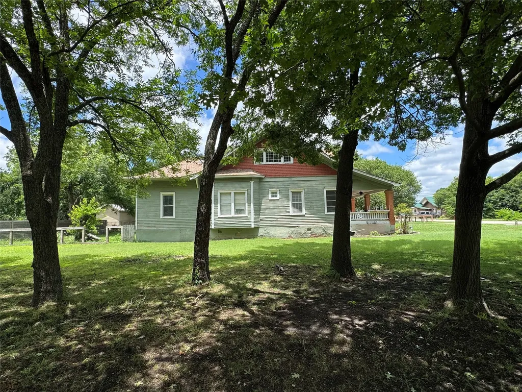 703 N Parmele Street Leonard TX 75452