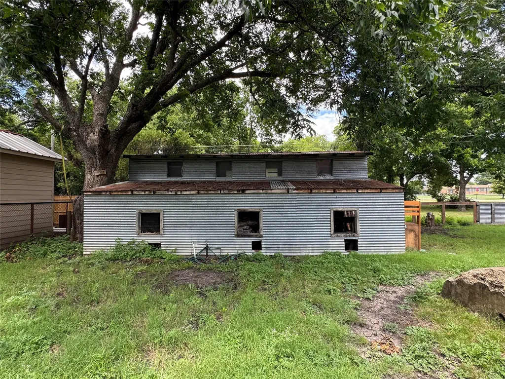 703 N Parmele Street Leonard TX 75452