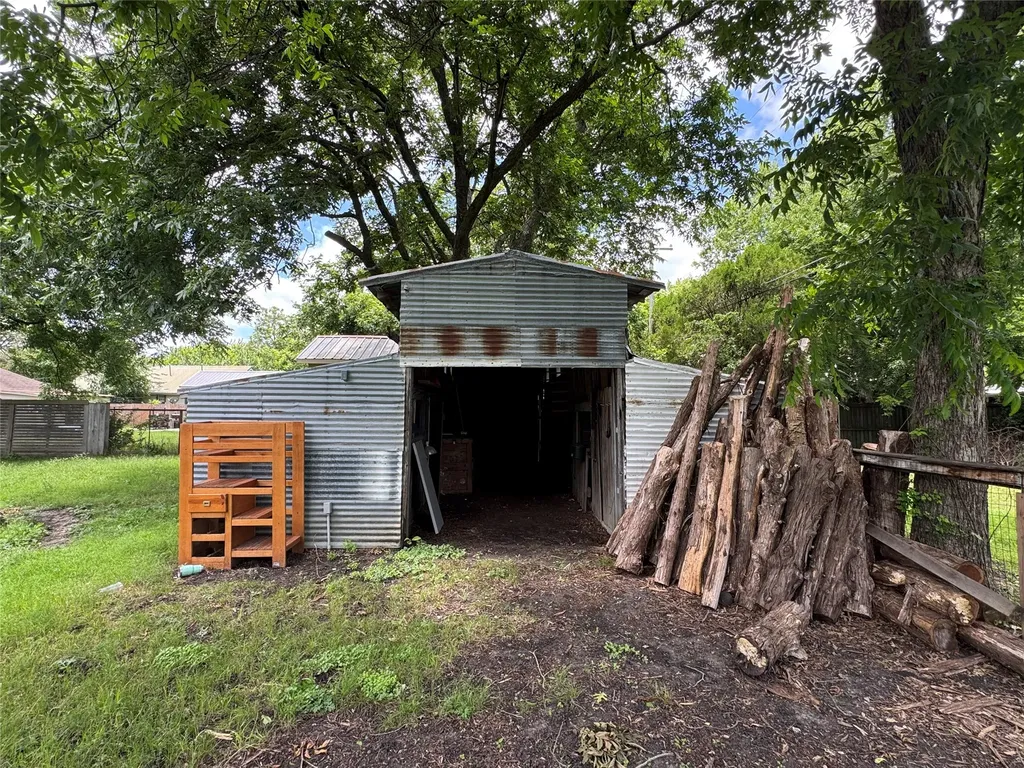 703 N Parmele Street Leonard TX 75452