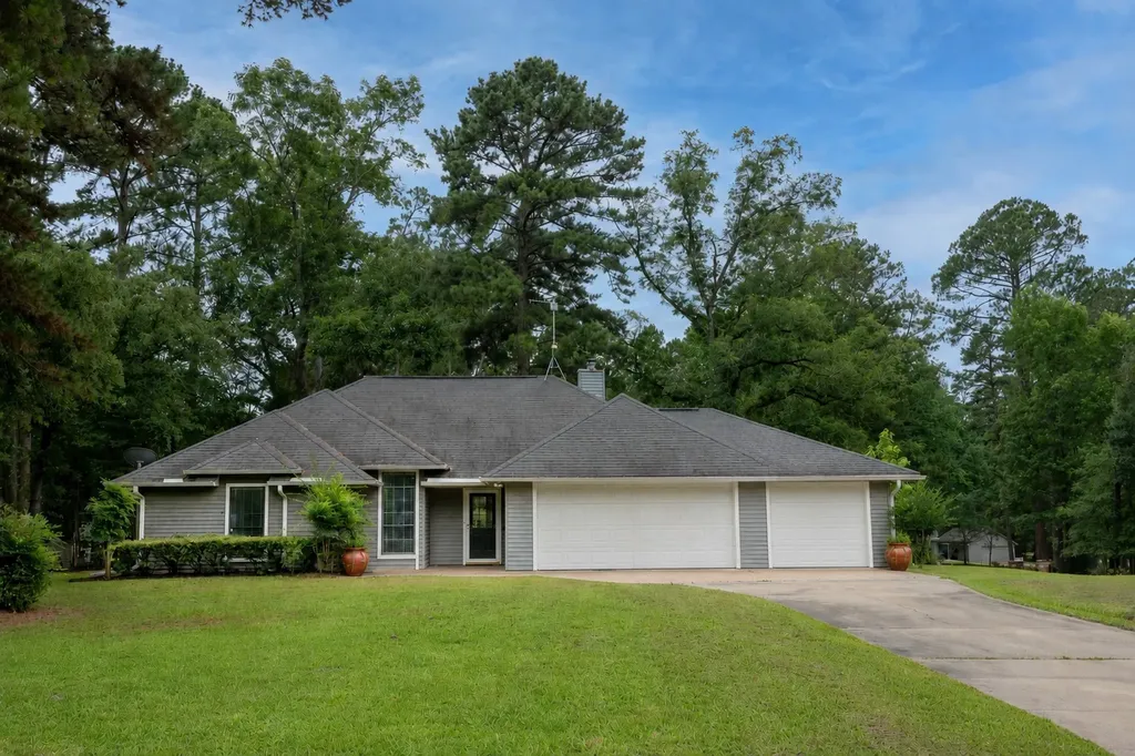 108 Old Barn Circle Holly Lake Ranch TX 75765