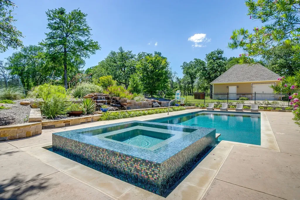 154 Creek Meadow Court Lipan TX 76462