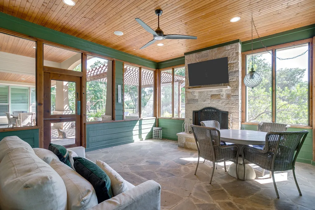 154 Creek Meadow Court Lipan TX 76462