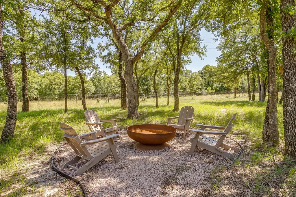 154 Creek Meadow Court Lipan TX 76462