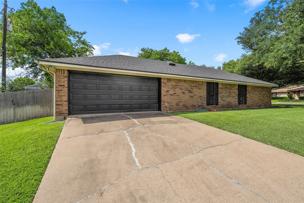 310 Ruth Drive Hewitt TX 76643