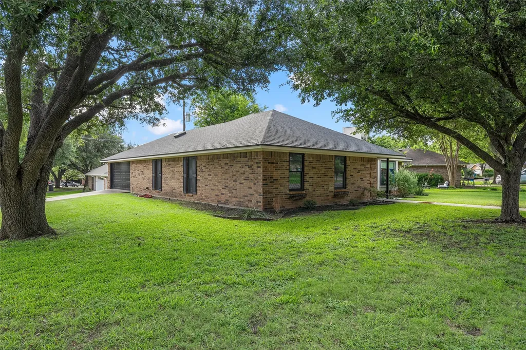 310 Ruth Drive Hewitt TX 76643