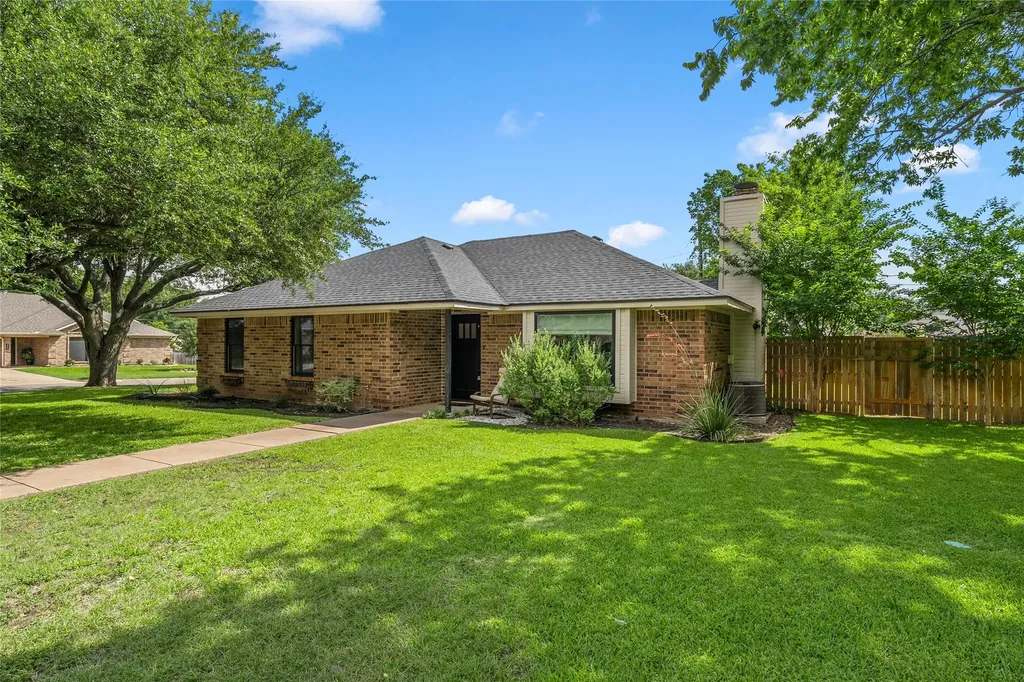310 Ruth Drive Hewitt TX 76643