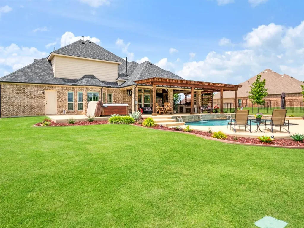 178 Las Colinas Trail Cross Roads TX 76227