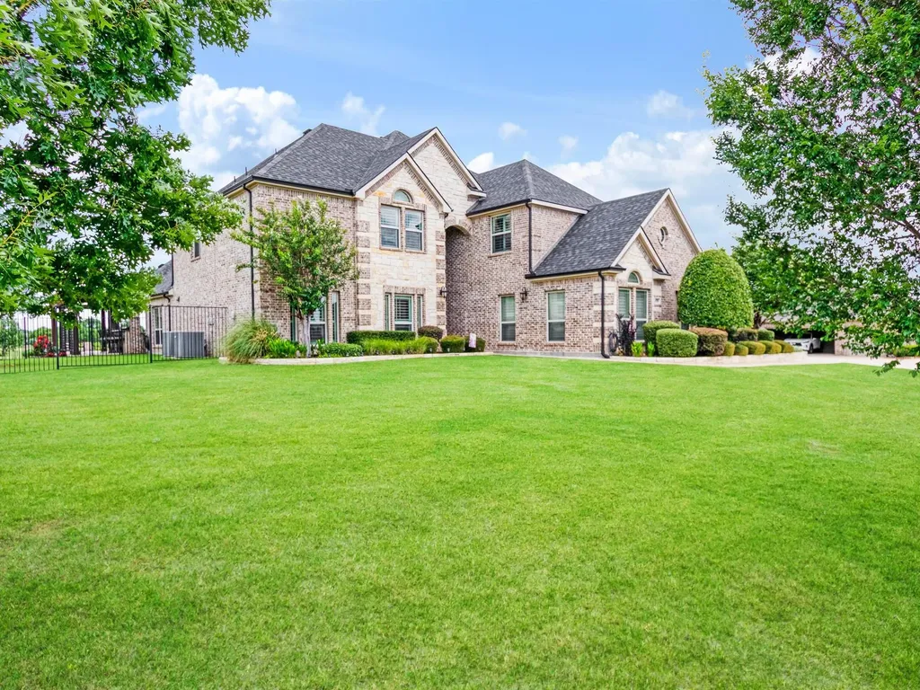 178 Las Colinas Trail Cross Roads TX 76227