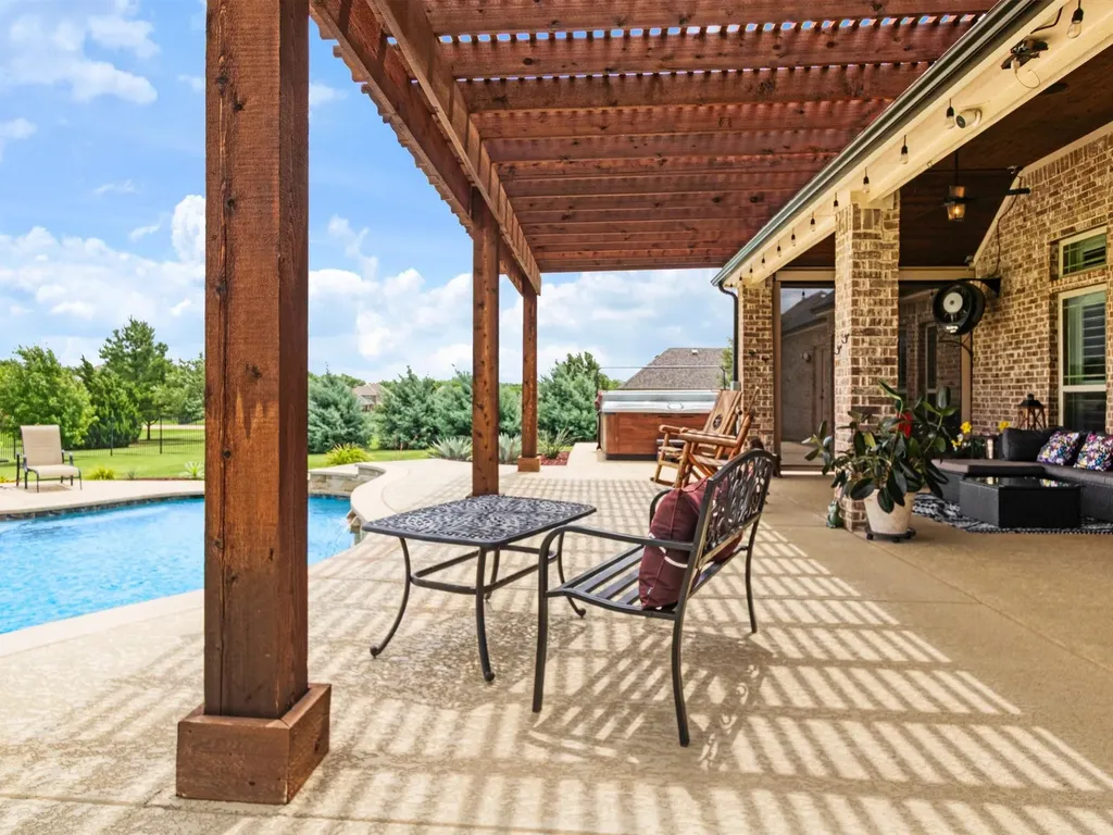 178 Las Colinas Trail Cross Roads TX 76227