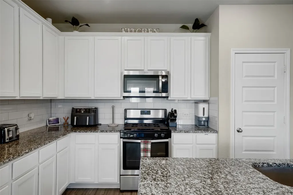 2233 Burning Bush Lane Waxahachie TX 75167