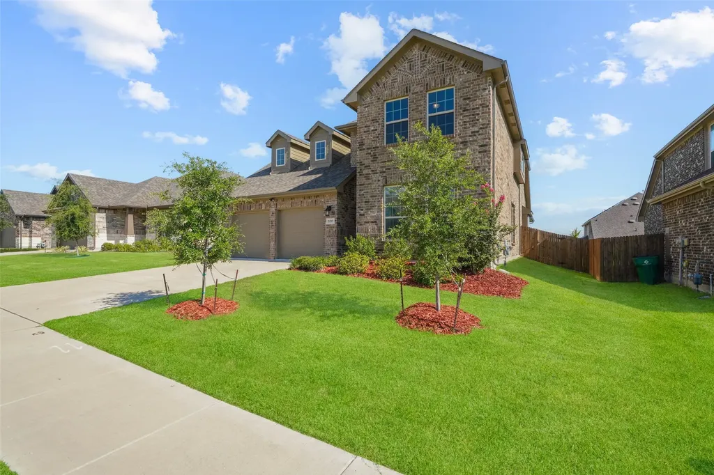 2233 Burning Bush Lane Waxahachie TX 75167