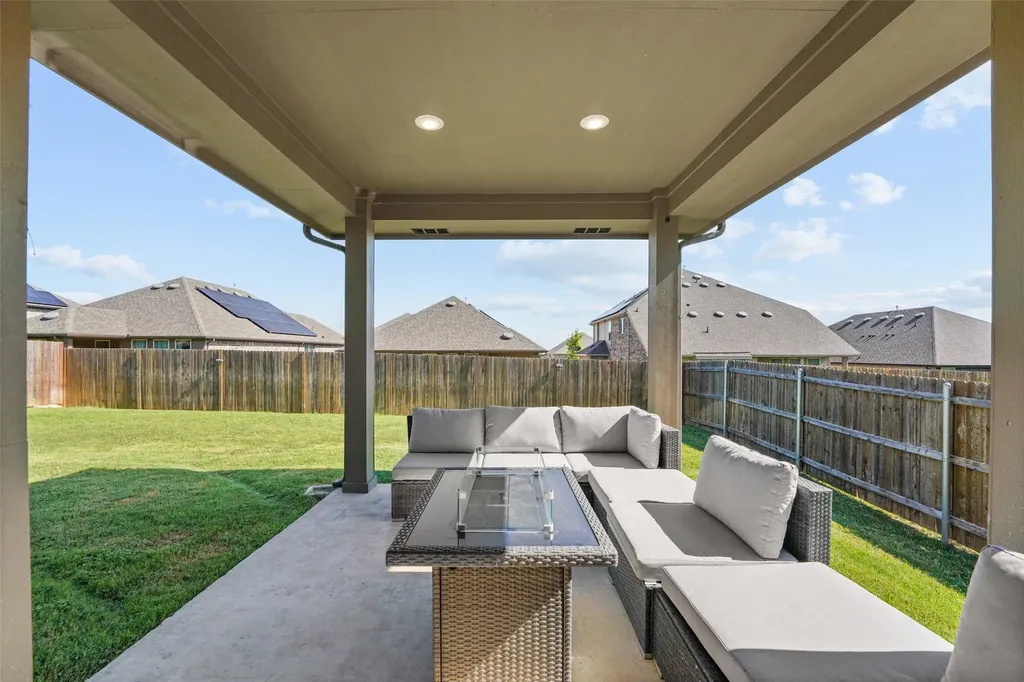 2233 Burning Bush Lane Waxahachie TX 75167