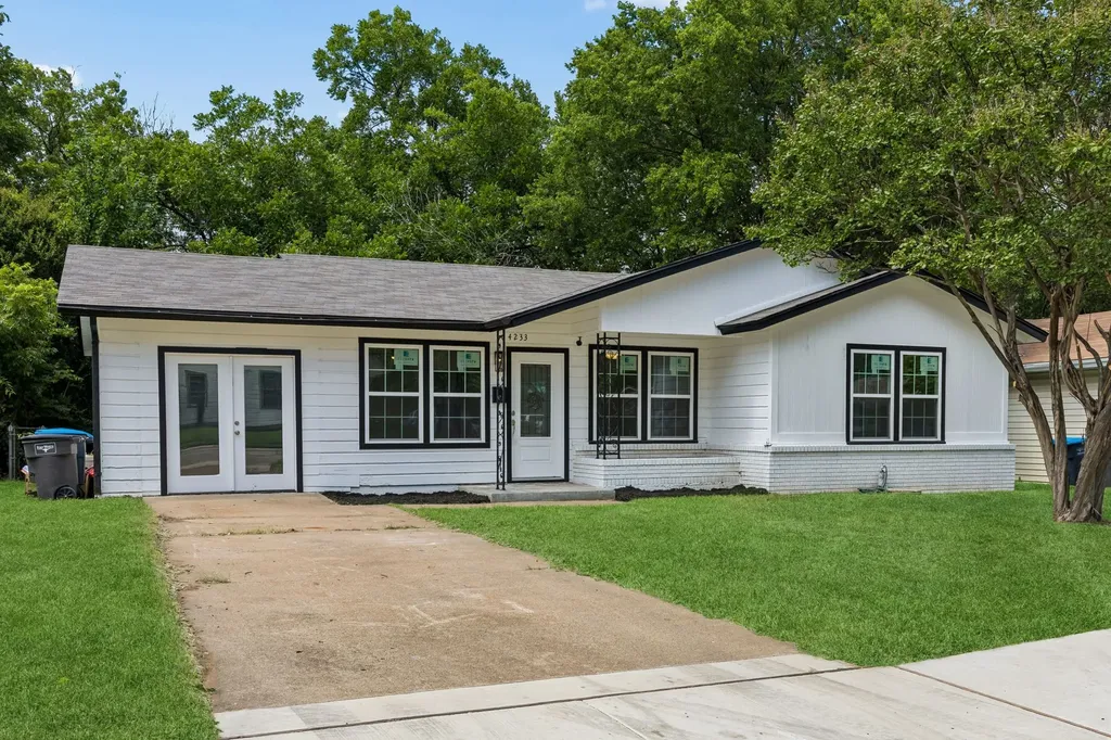 4233 Quails Lane Fort Worth TX 76119