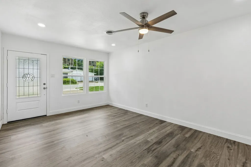 4233 Quails Lane Fort Worth TX 76119
