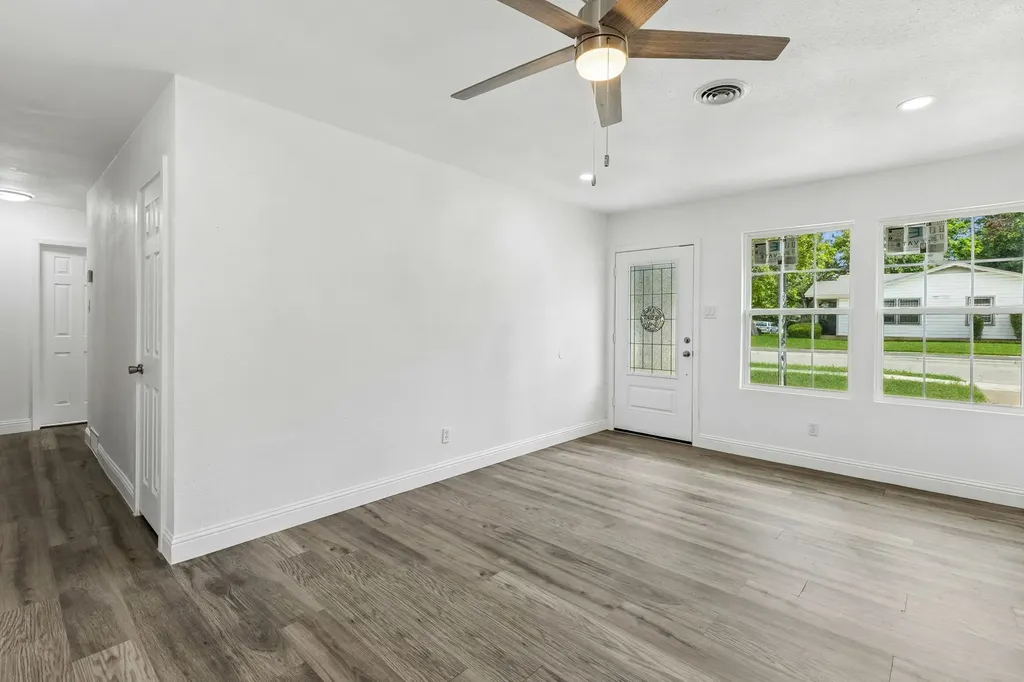 4233 Quails Lane Fort Worth TX 76119
