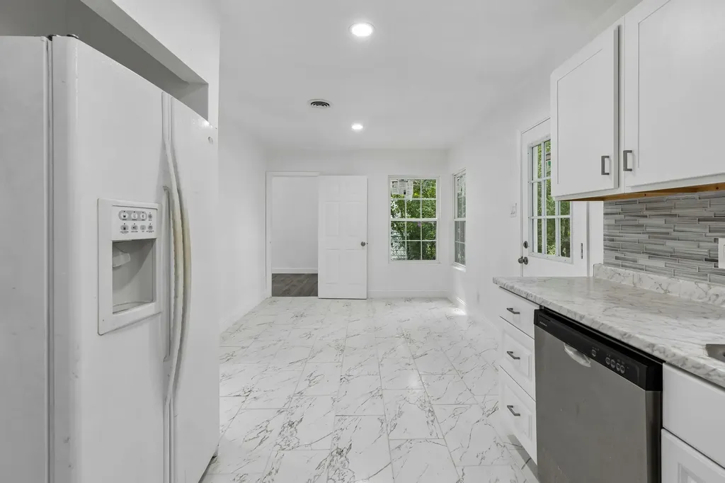 4233 Quails Lane Fort Worth TX 76119