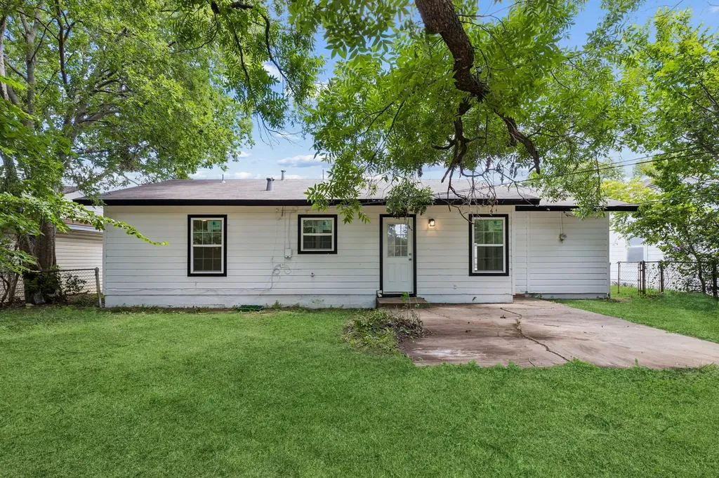 4233 Quails Lane Fort Worth TX 76119